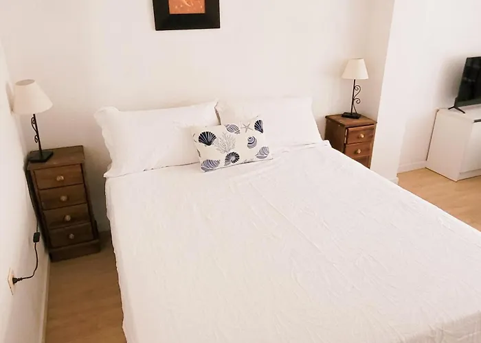 A Dos Cuadras De La Playa ! Cura